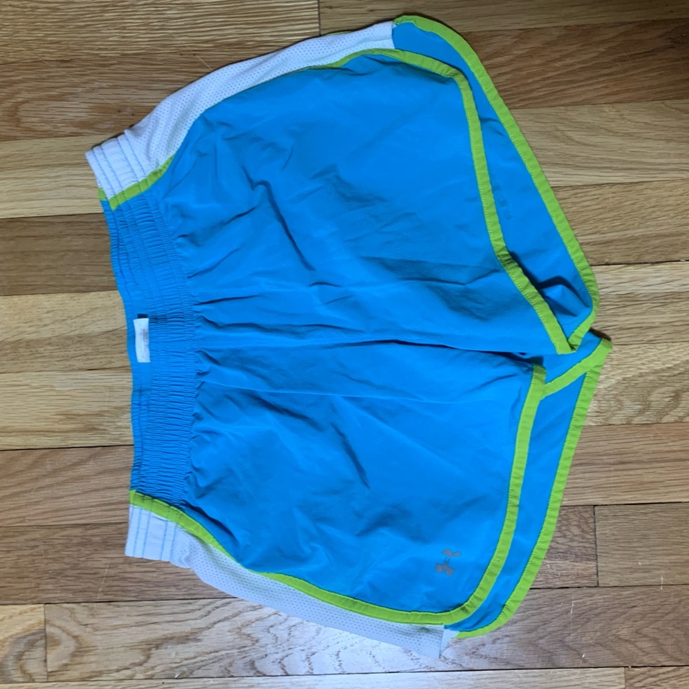 Under Armour Shorts - Size S